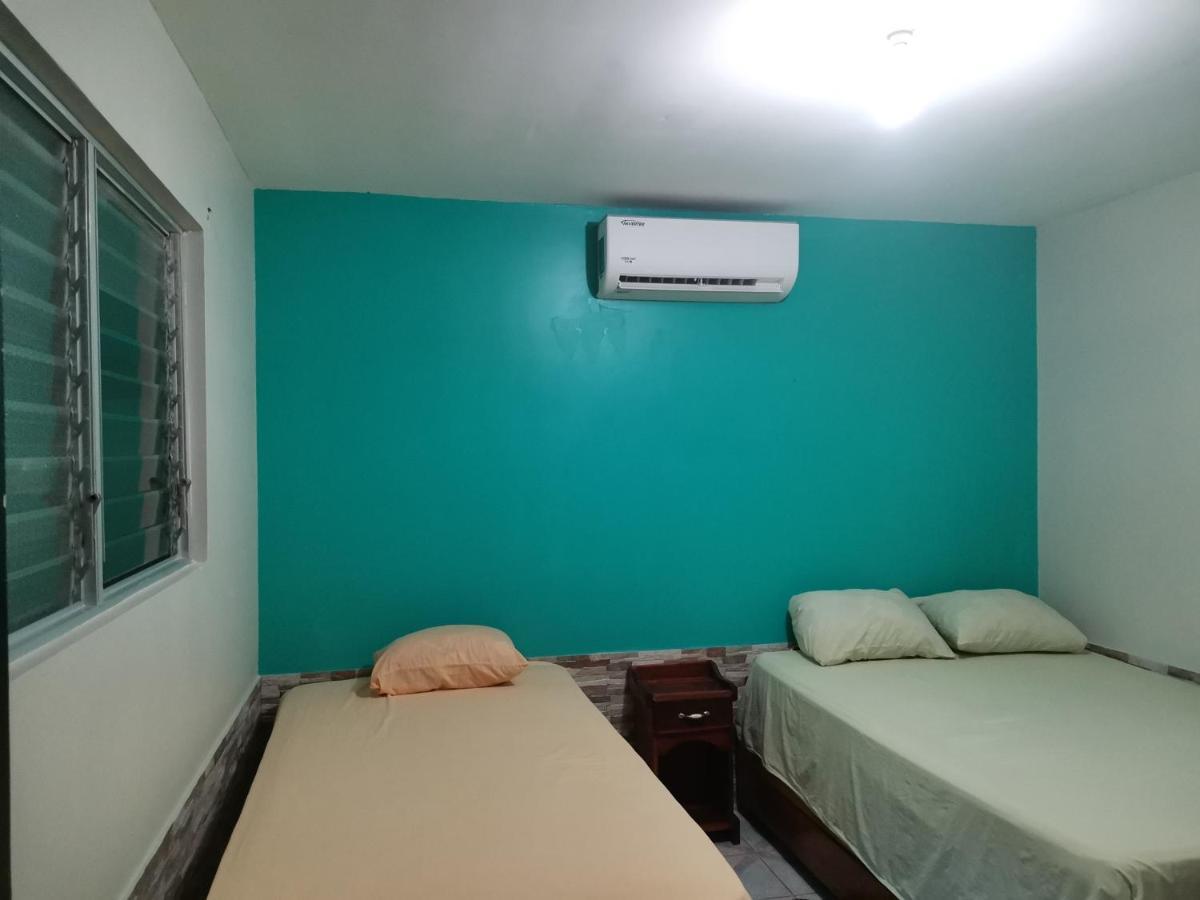 Cabinas Mitchaelle'S Puerto Viejo de Talamanca 外观 照片