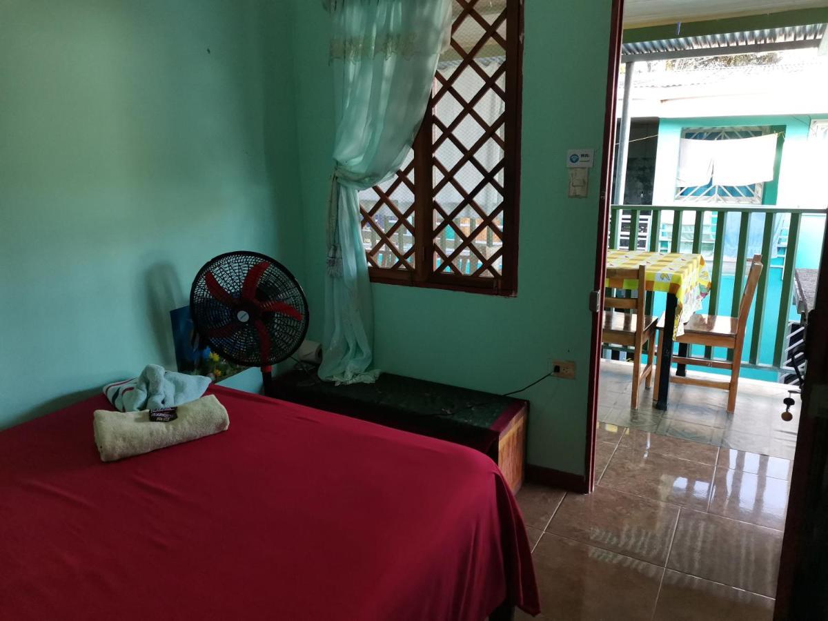 Cabinas Mitchaelle'S Puerto Viejo de Talamanca 外观 照片