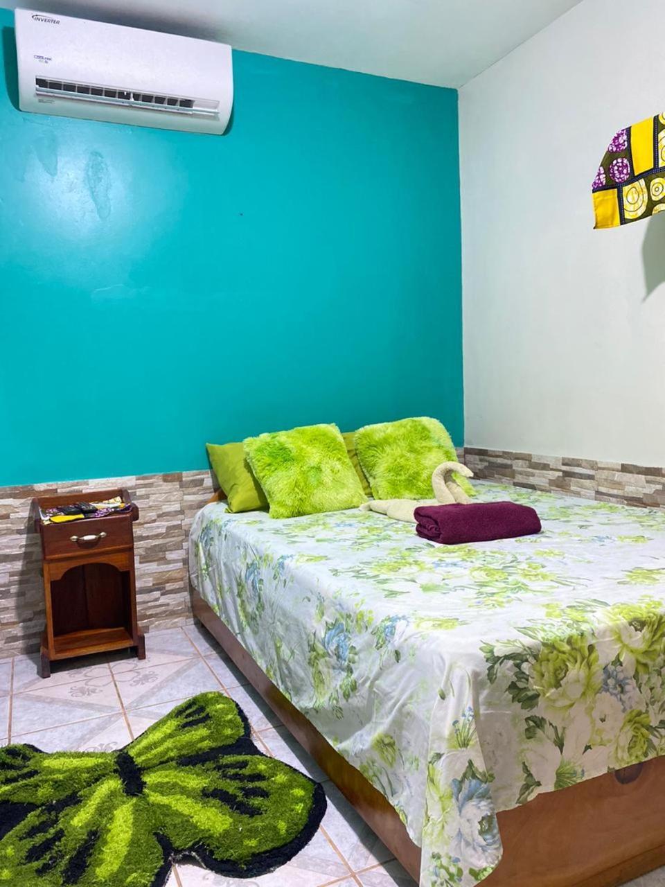 Cabinas Mitchaelle'S Puerto Viejo de Talamanca 外观 照片